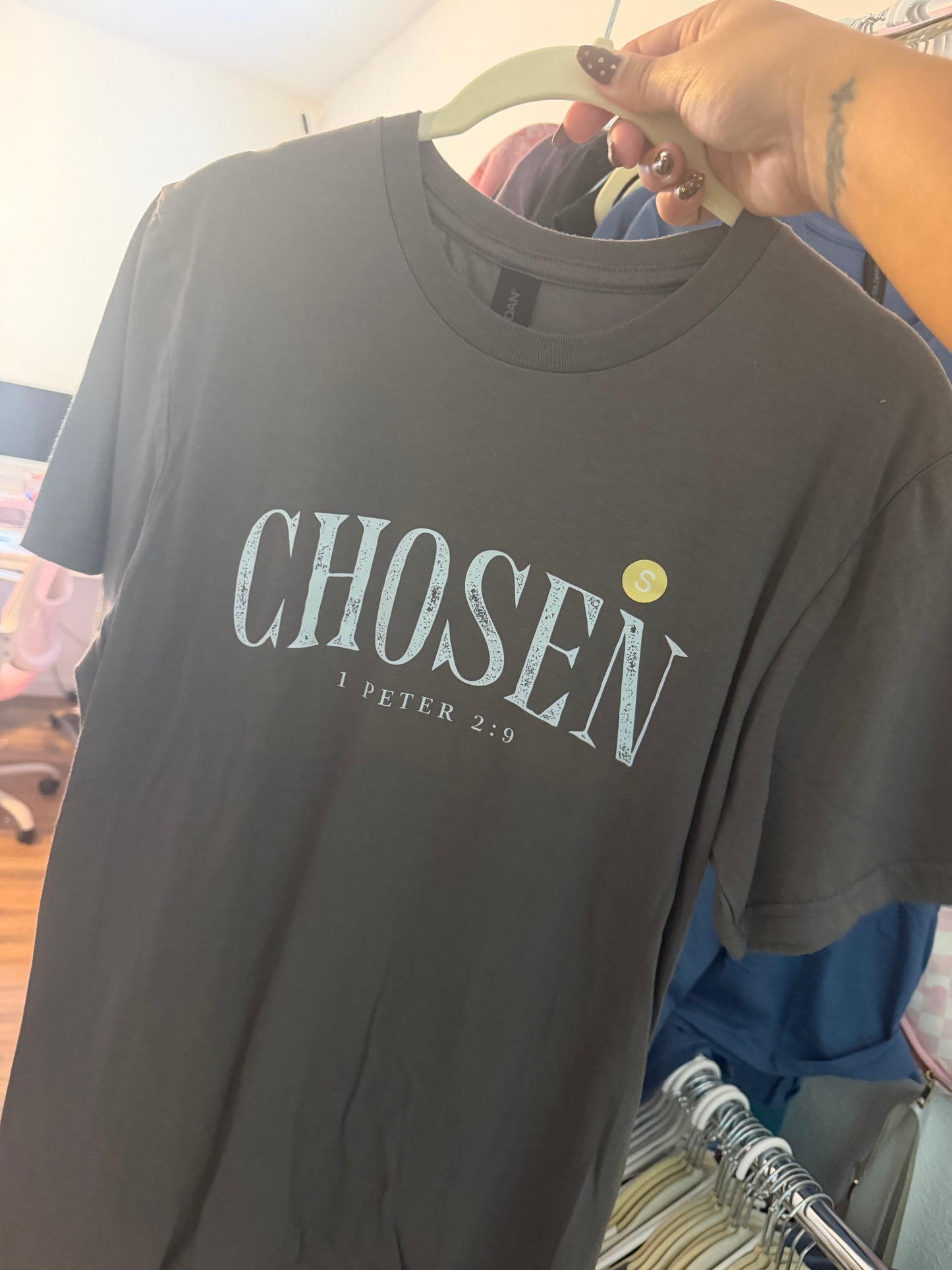 Chosen (Gildan) small